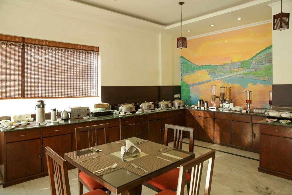 Comfort Hotel Dewa Retreat Rishīkesh Restaurante foto